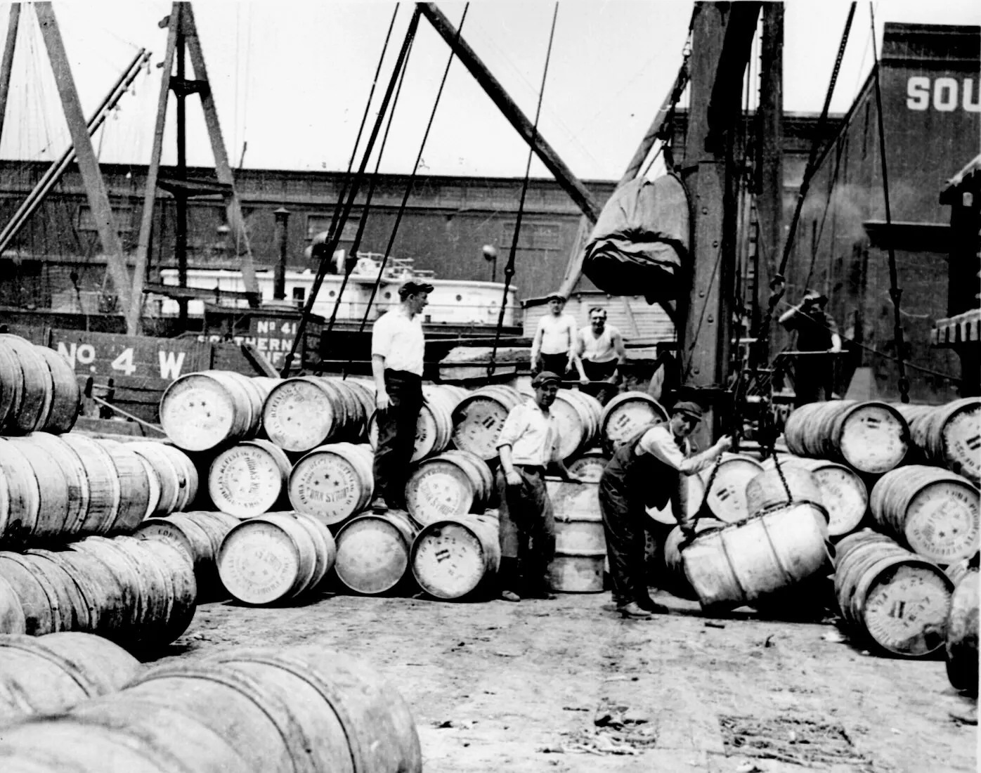 A Brief History of the Shipping Container | Boxhub