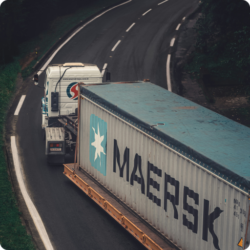 Cargo shipping container